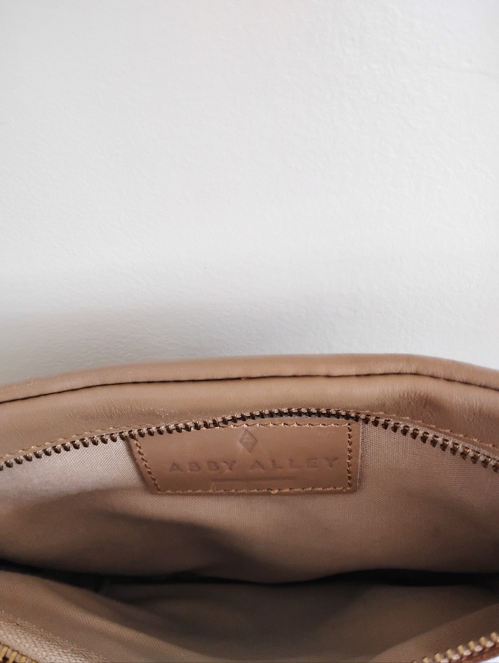 Abby Alley Crossbody Sling Bag With Gold Hardware In Latte — image 4 of 4